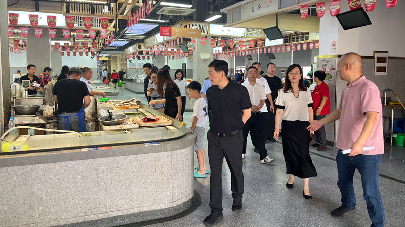 钱塘区领导赴yl23411永利集团市集河庄农贸市场开展夏季安全检查